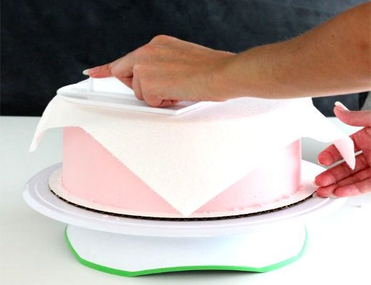 Viva Paper Towel Method for smoothing frosting