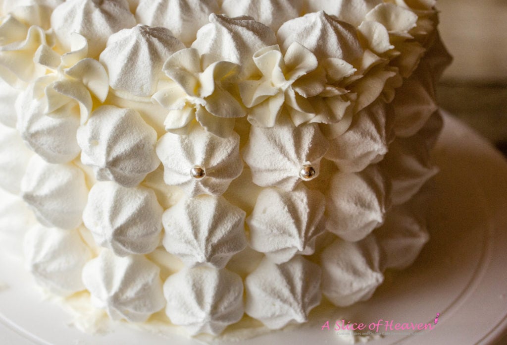 Silver pearls on the tips of the meringues