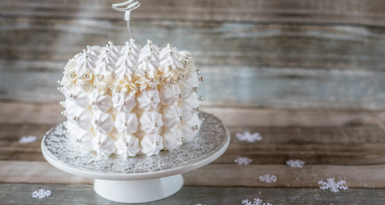 Easy Holiday Cake Decoration Ideas - Part I Buttercream and Meringues