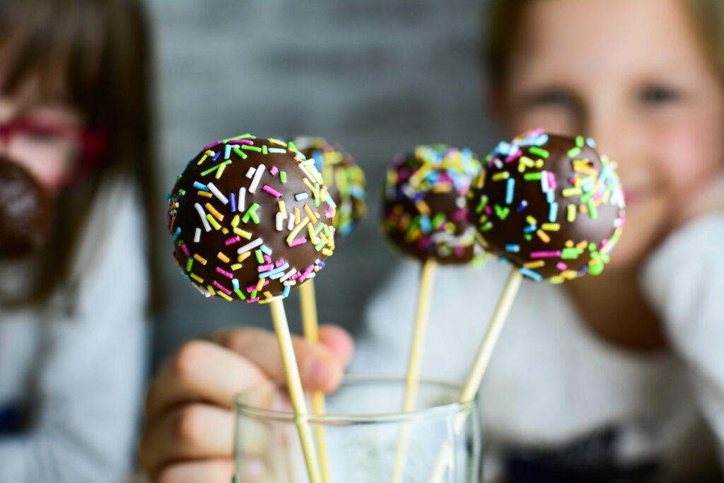 Kids and Delicious Cake Pops