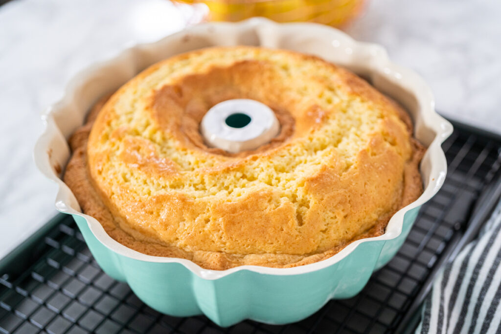 How to get cake out of bundt pan